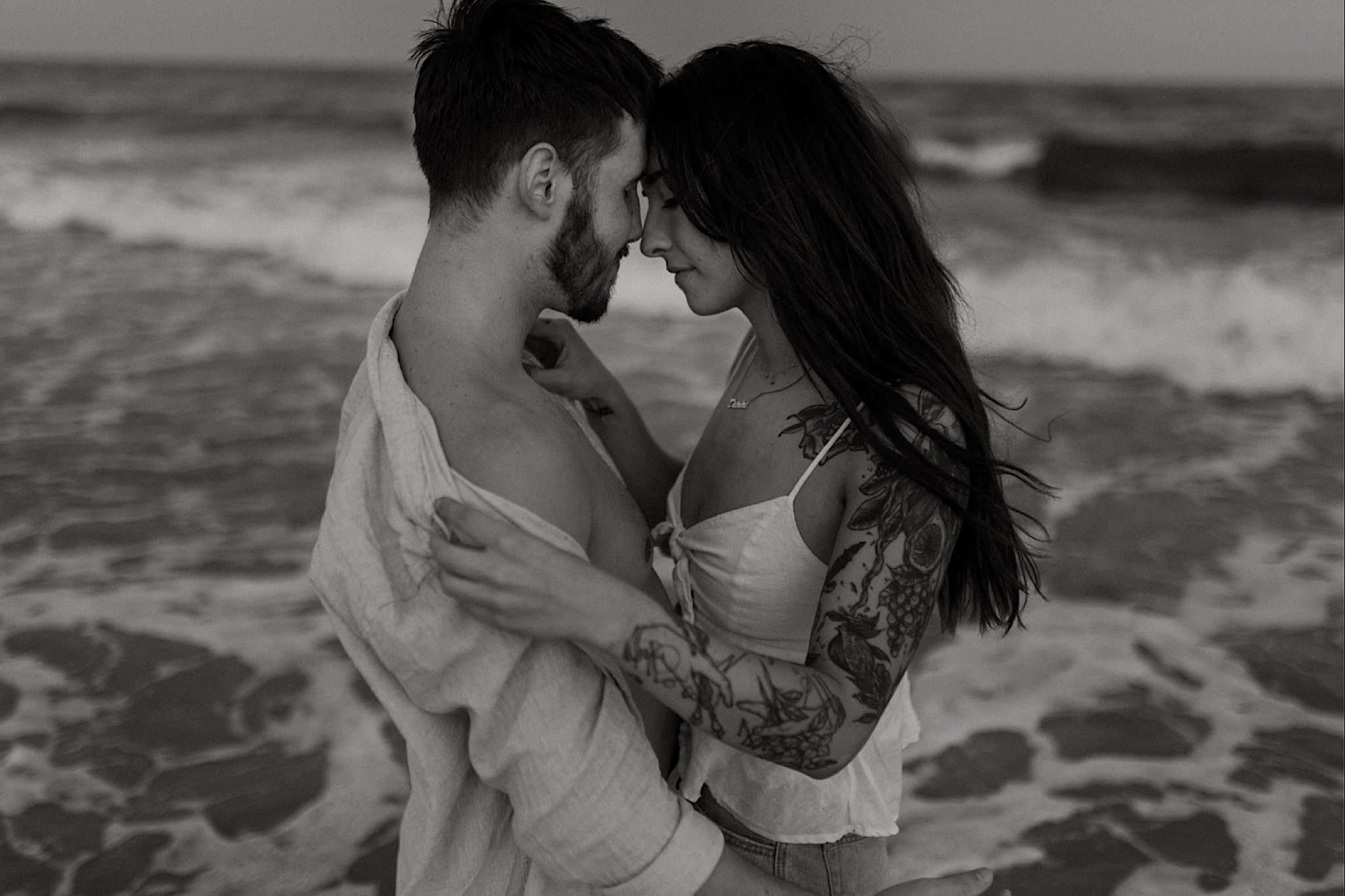 moody charleston engagement photos