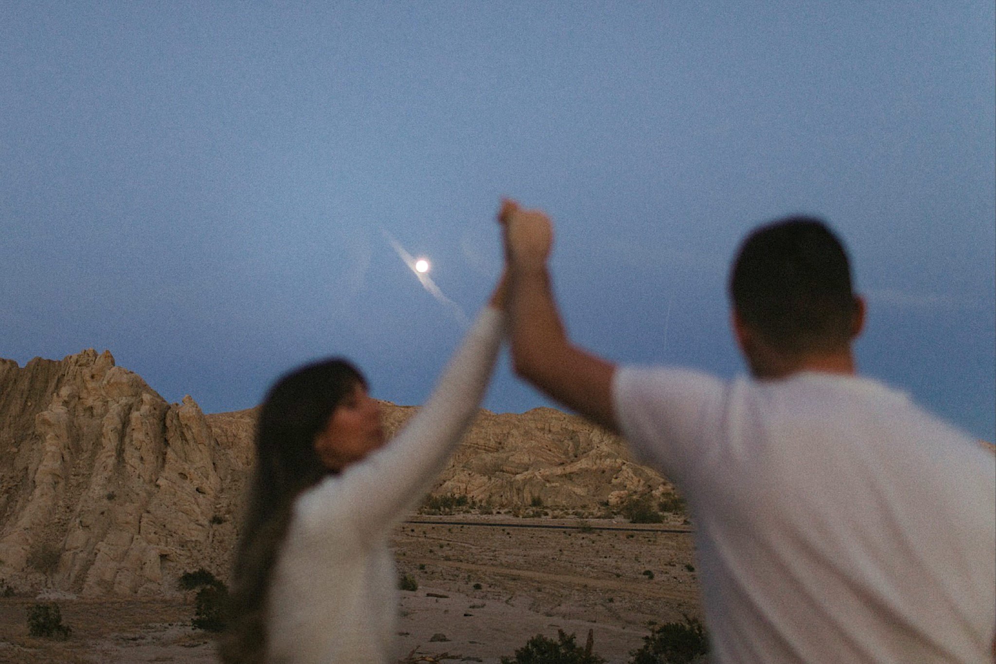 adventurous california desert couples photos