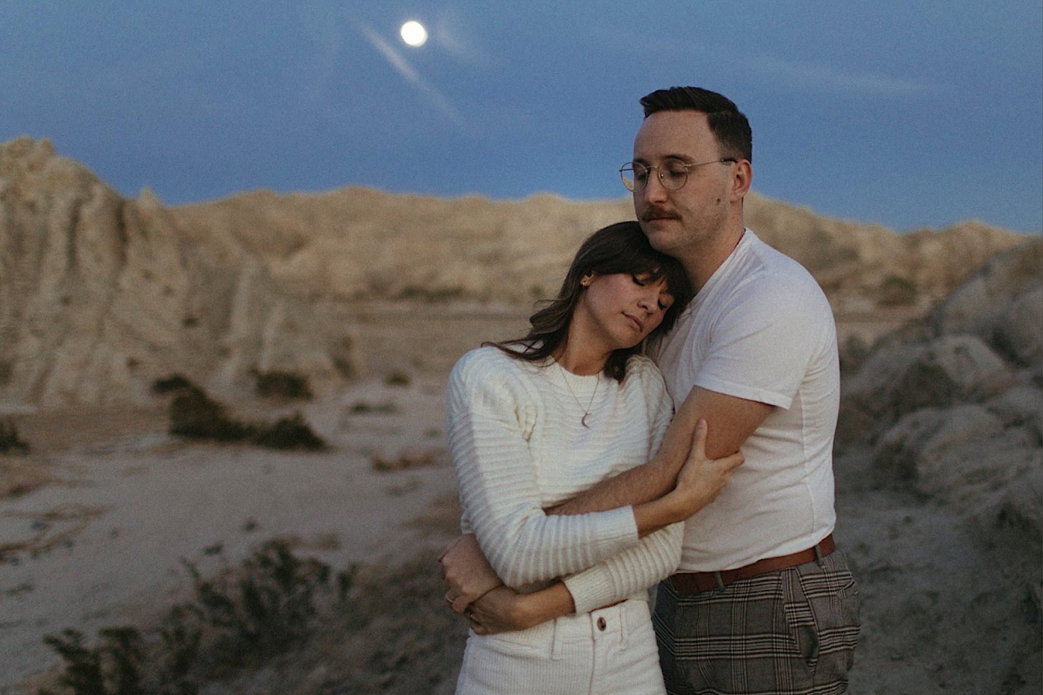 california desert engagement photo ideas