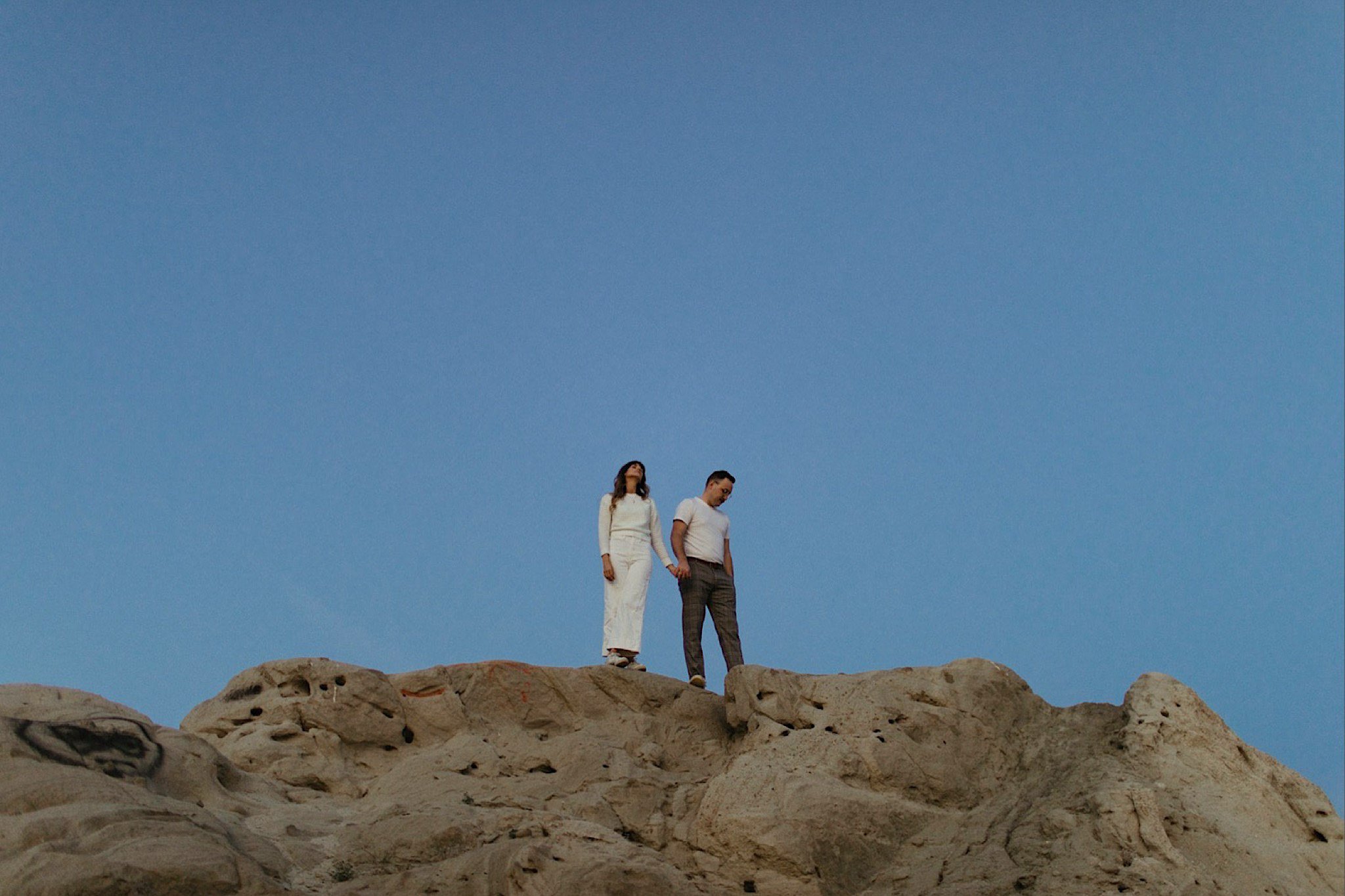 california desert engagement photo ideas