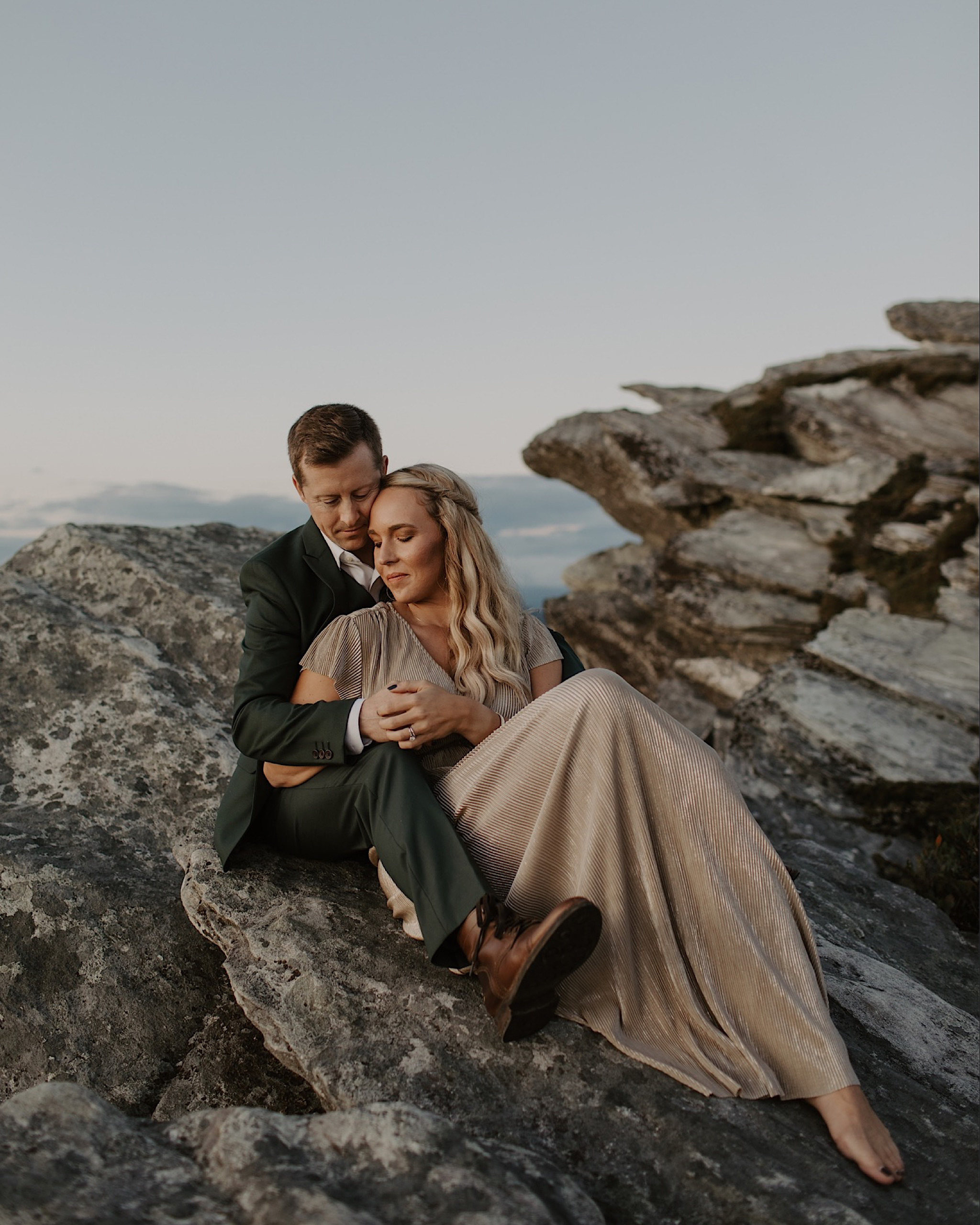 hawksbill mountain anniversary session