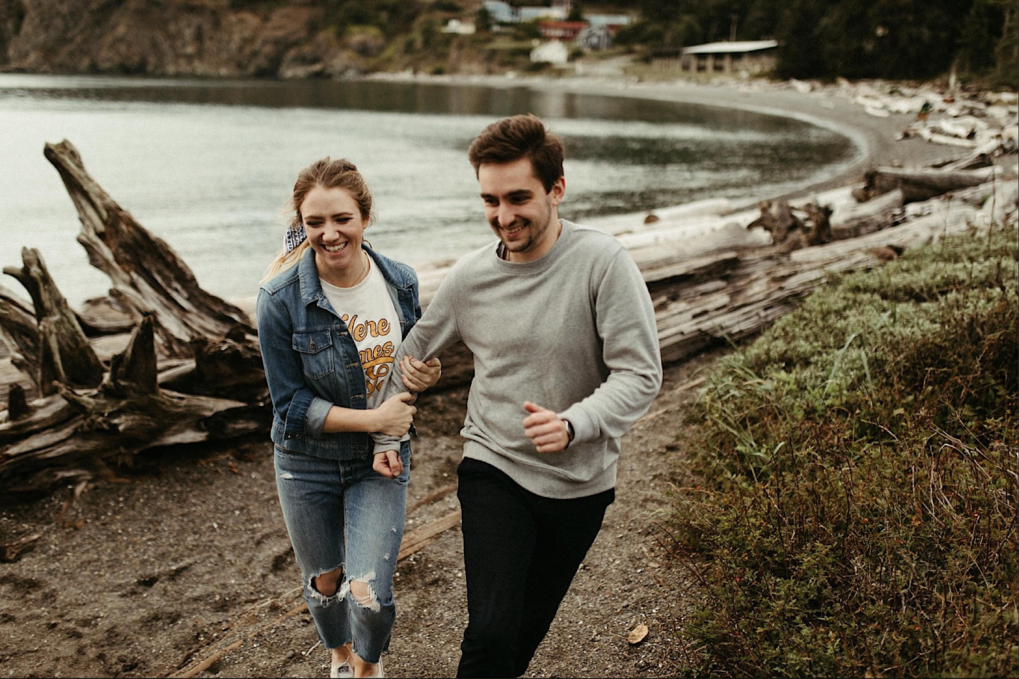 cozy washington coast engagement