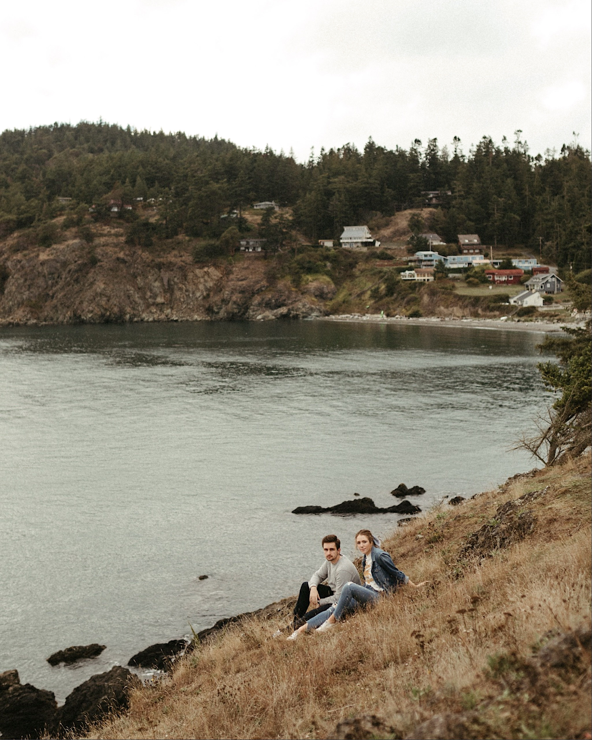 cozy washington coast engagement