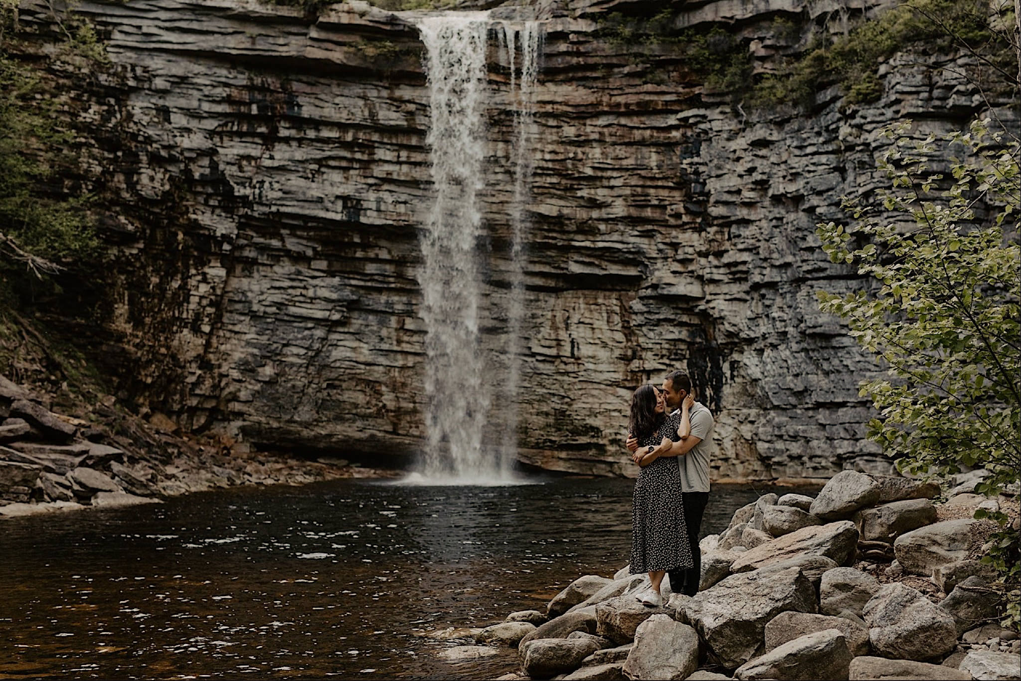 awosting falls engagement session