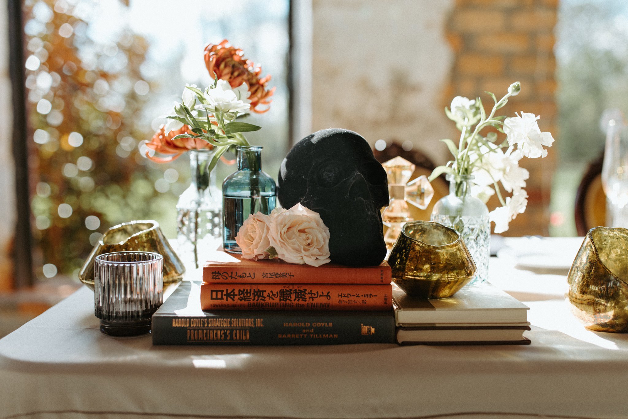 elegant halloween wedding details