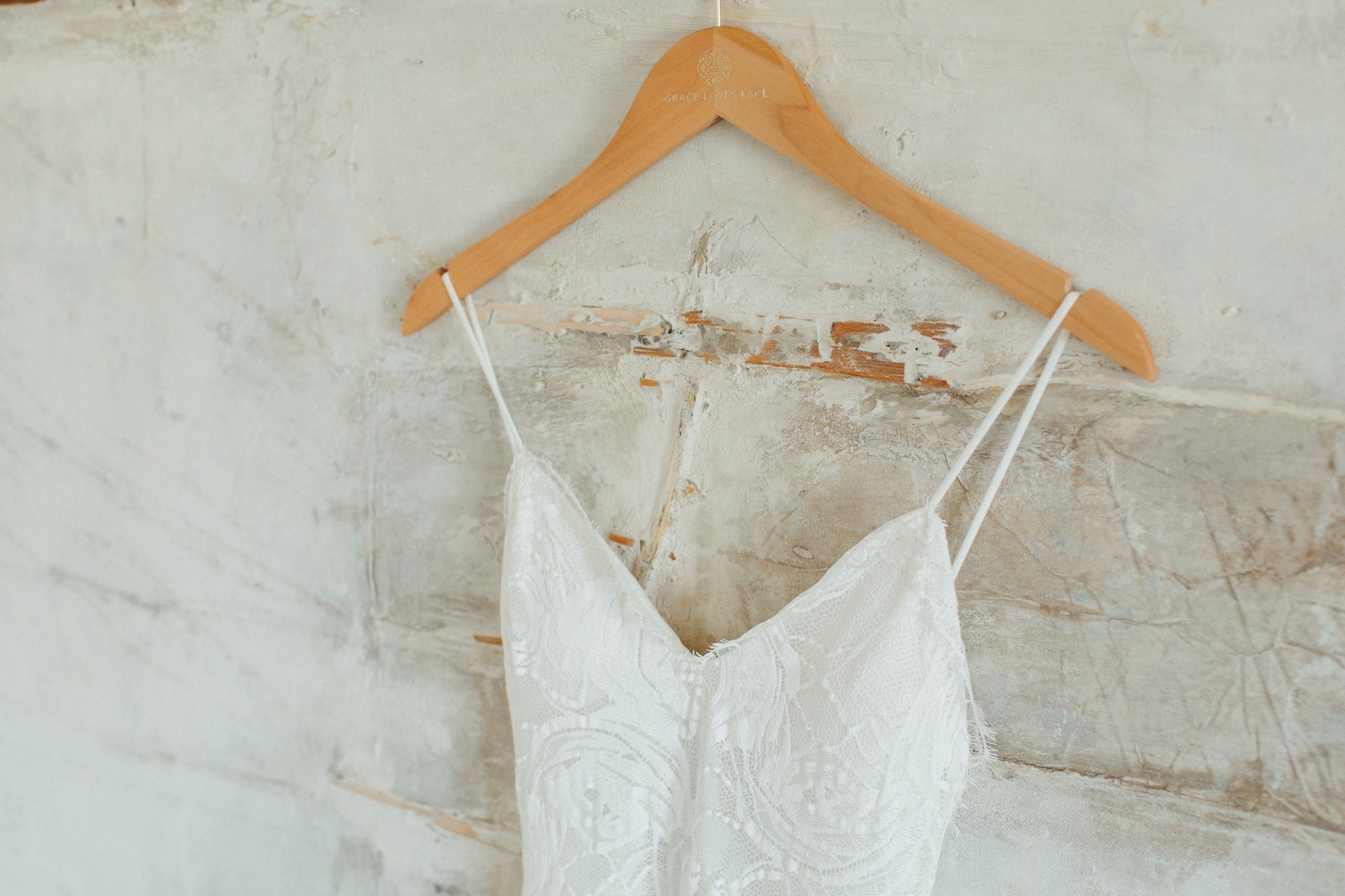 grace loves lace marfa elopement