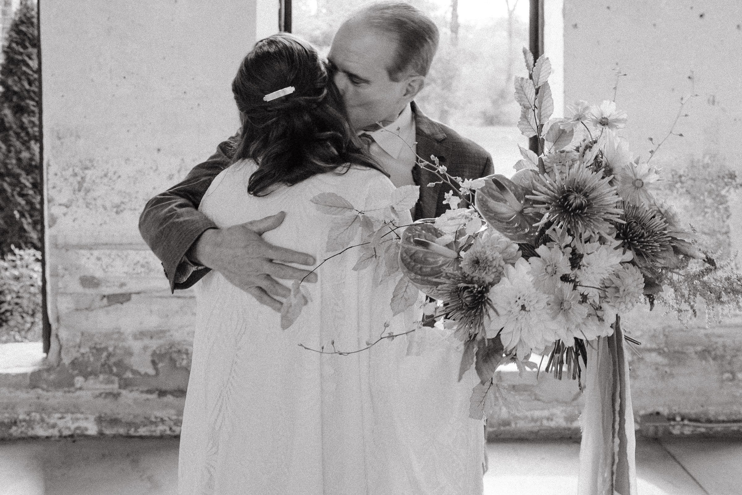 photojournalist wedding photographer