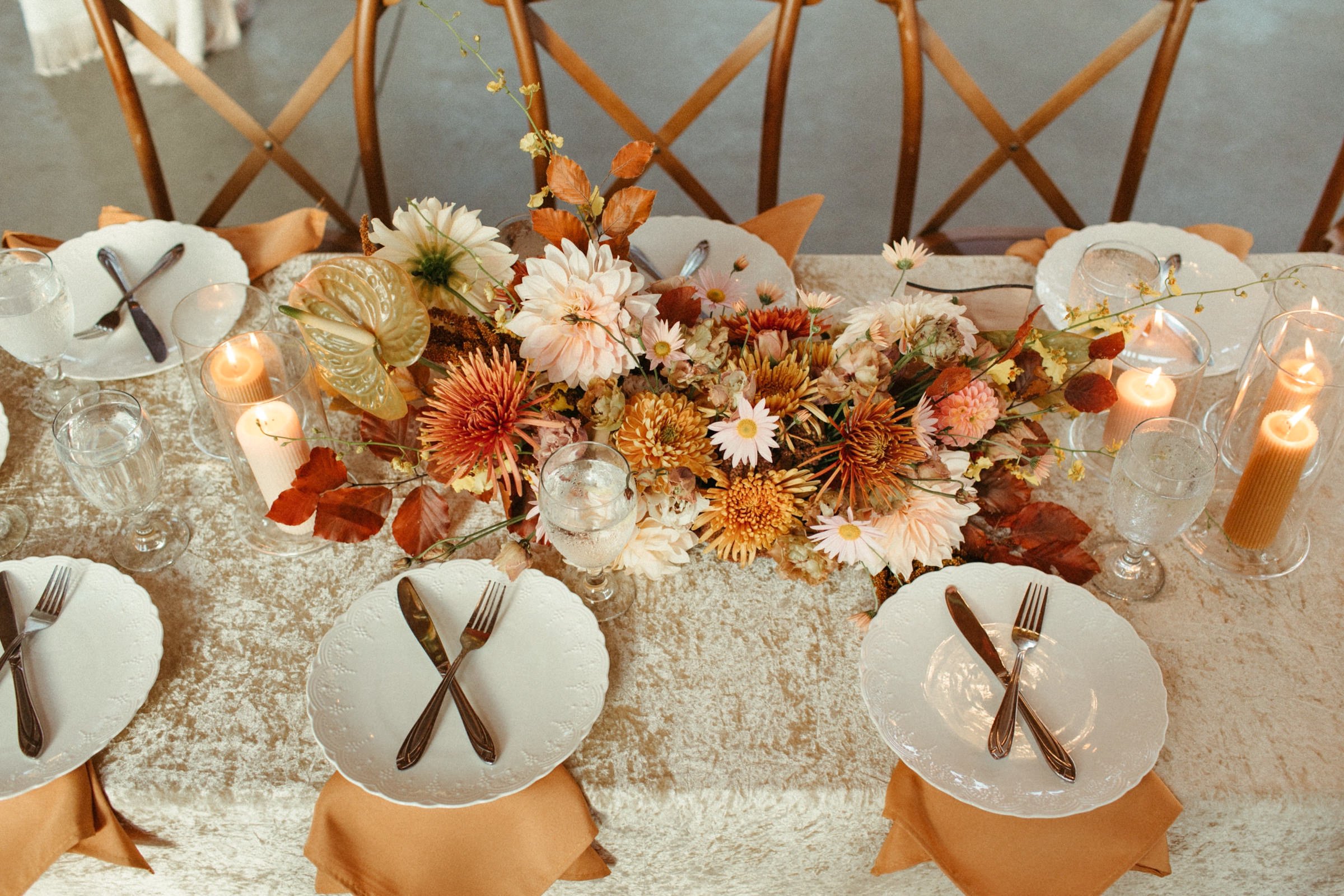 modern boho wedding table decor
