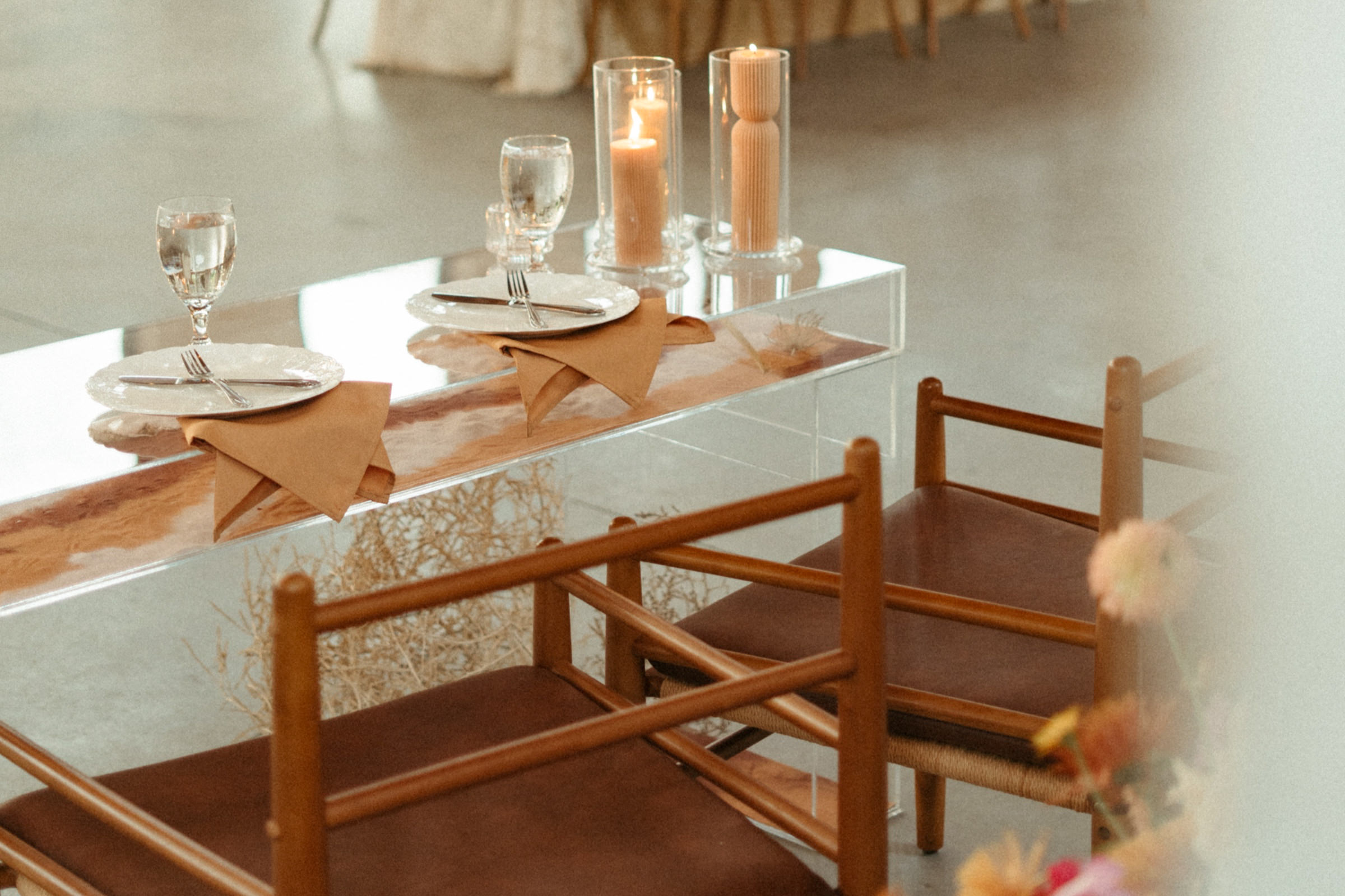 glass table with snake skin wedding table