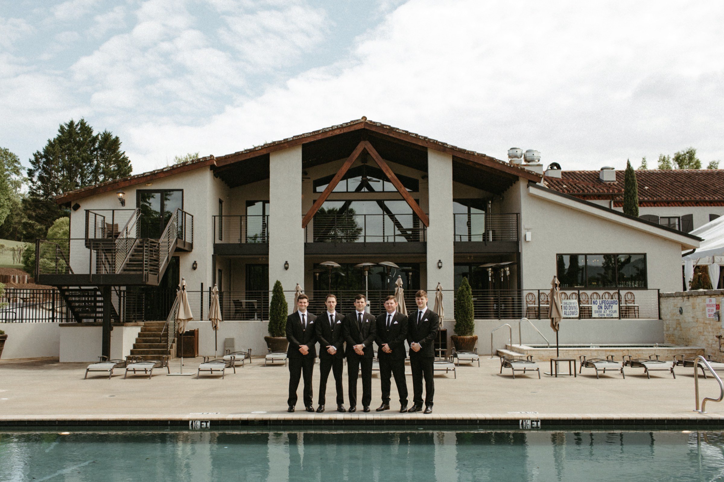 groomsmen pose ideas