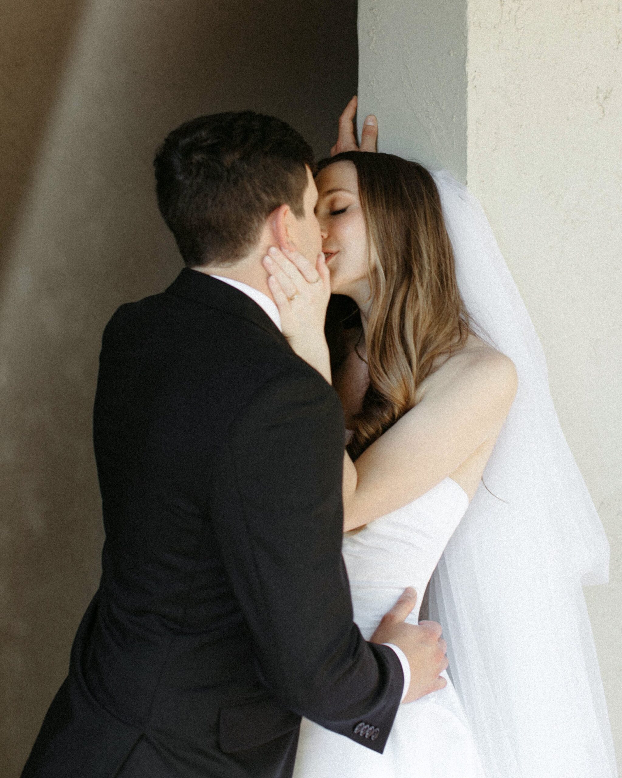intimate hotel domestique wedding