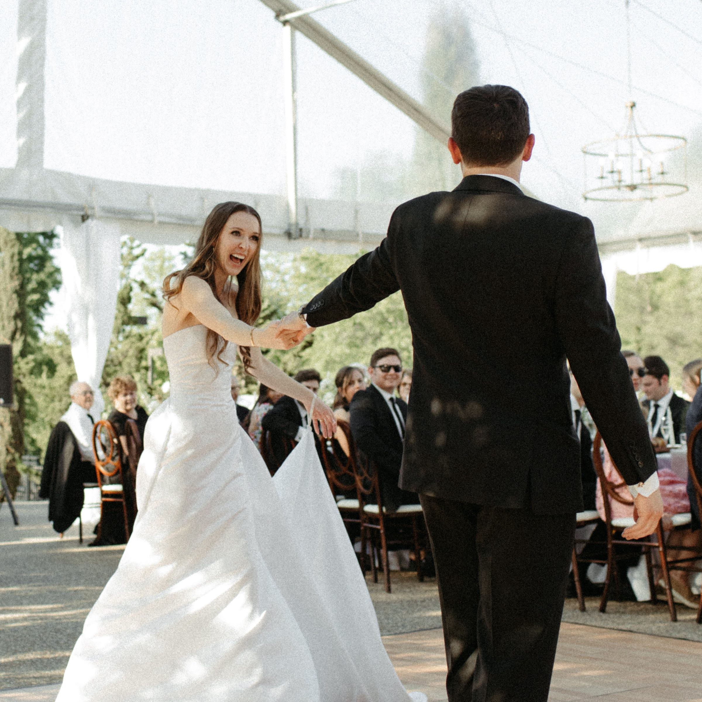 first dance hotel domestique